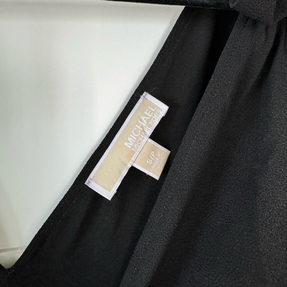 Black Michael Kors jumpsuit 🖤 - Picture 4 of 5